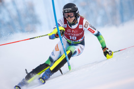 Ana Bucik v slalomu
